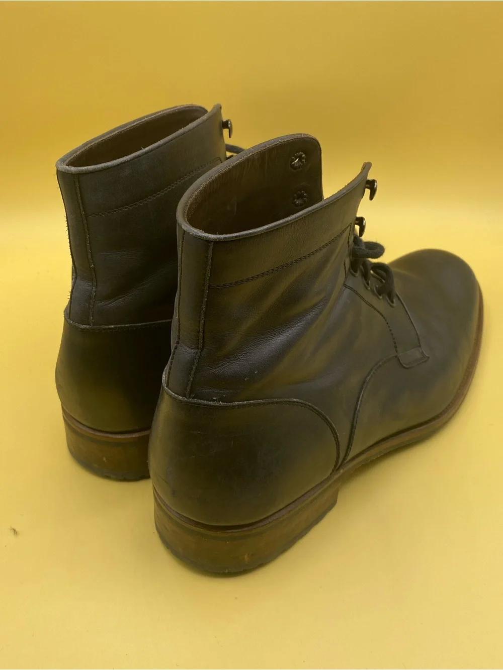 Magnanni Black Leather Lace-Up Ankle Boots